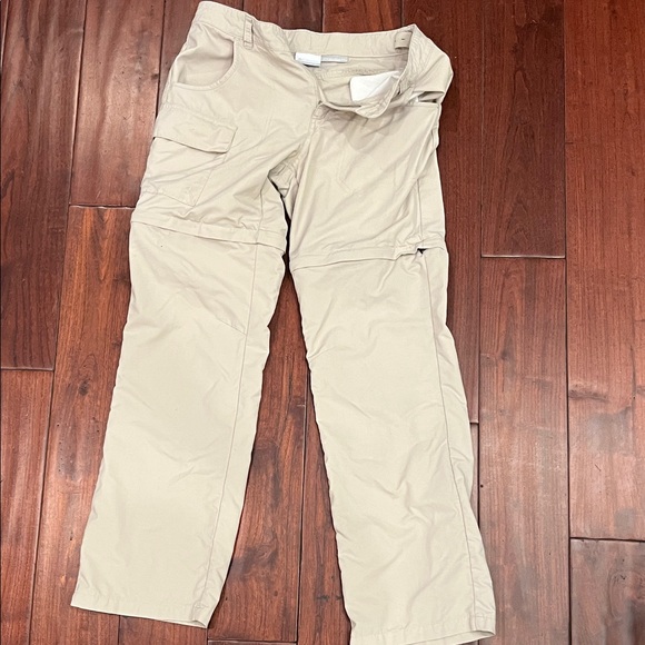Columbia Light Tan convertible Cargo pants - Picture 1 of 6
